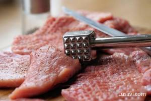 Advantages and risks: The role of meat in our nutrition